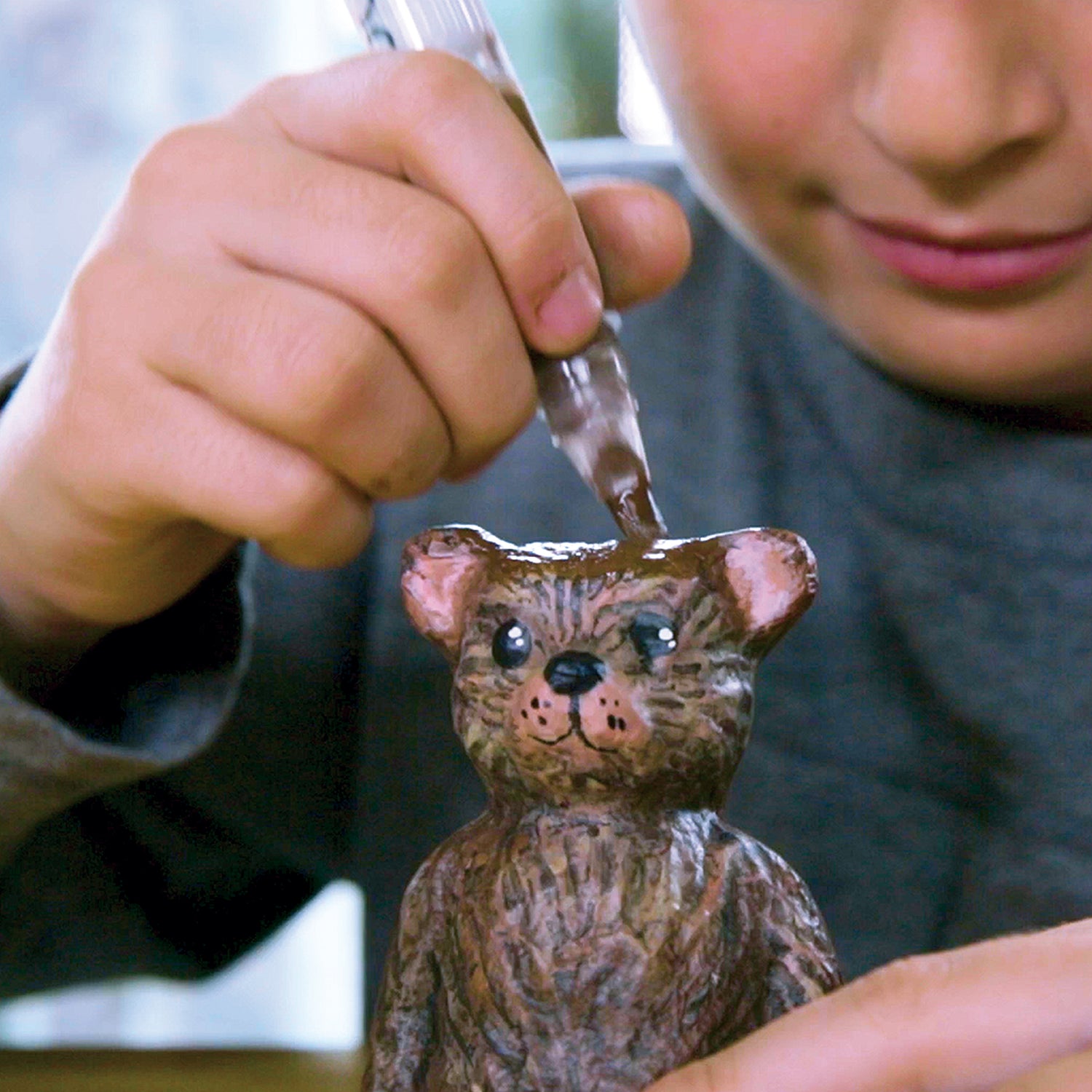 Works on ceramics. Makes painting ceramics easy.